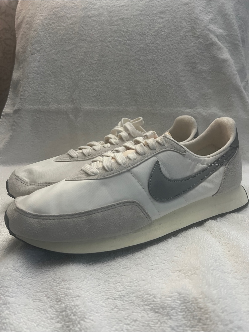 Nike Classic Runner Sneakers in White and Gray